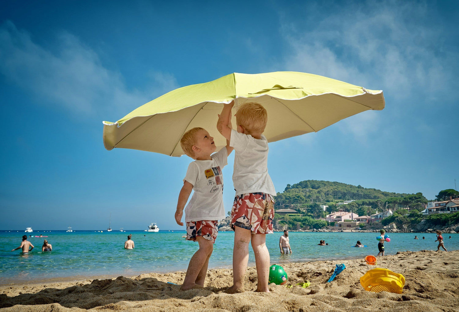 Top Tips to Make Sure You're Applying Suncream Safely